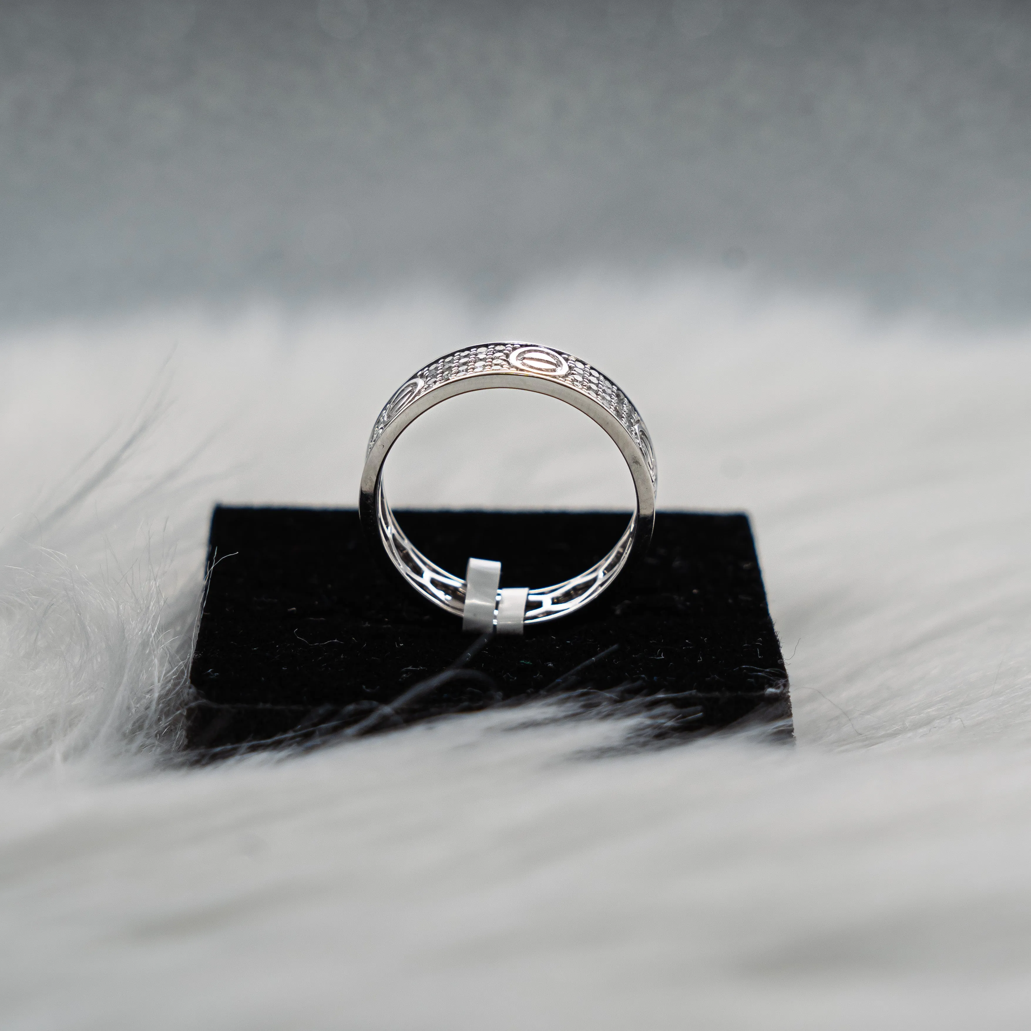 Circles Ring 14K White Gold With Diamond 0,94ct / 4.1gr / Size 10
