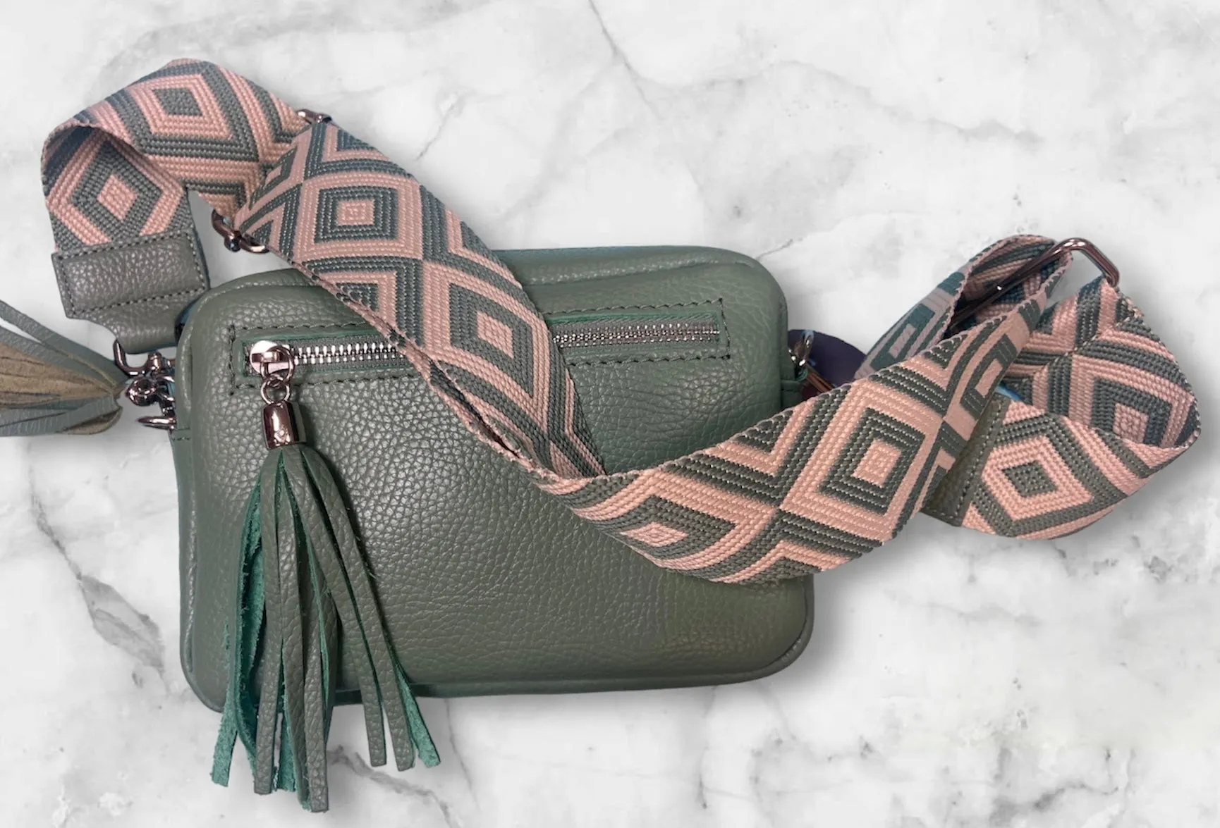 Detachable patterned bag strap for camera bag