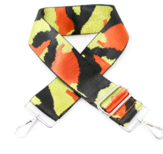 Detachable patterned bag strap for camera bag