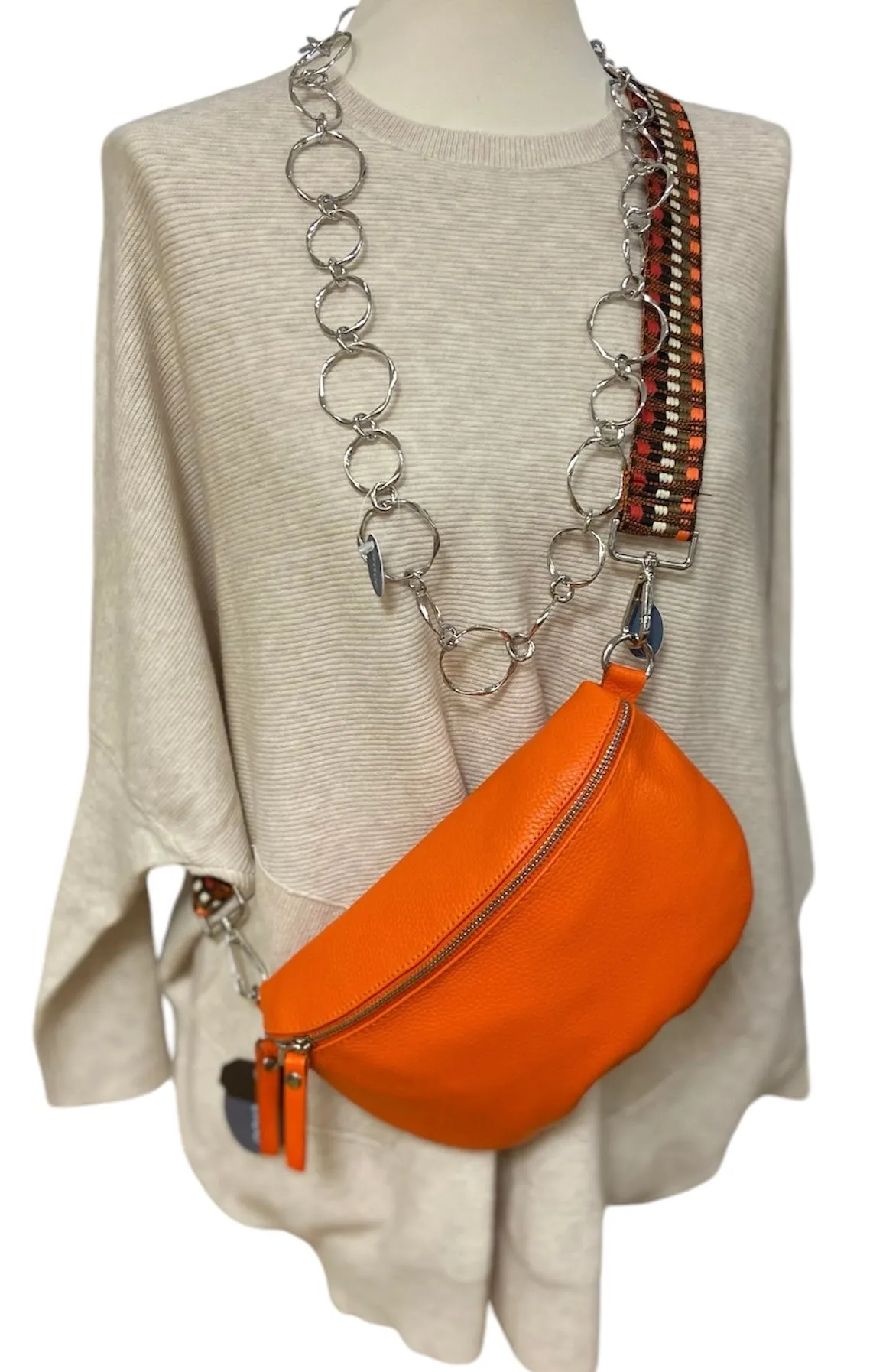 Detachable patterned bag strap for camera bag