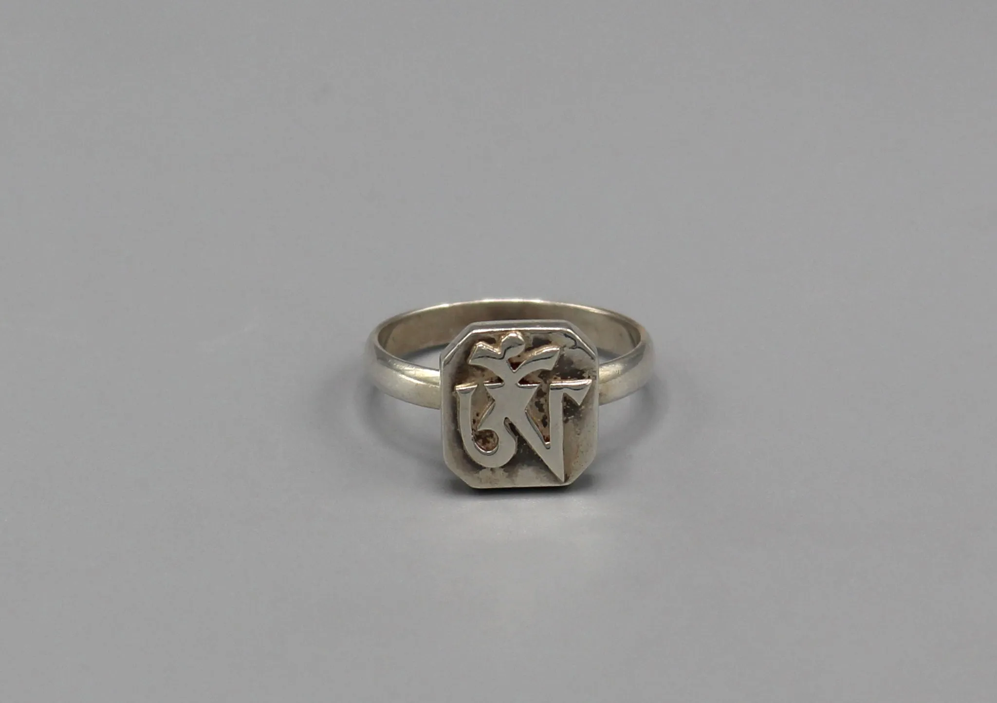Tibetan Om Letter Sterling Silver Finger Ring