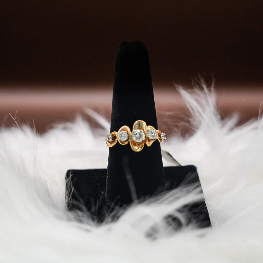 Women Ring 14K Yellow Gold With Diamonds / 4.2gr / Size 9